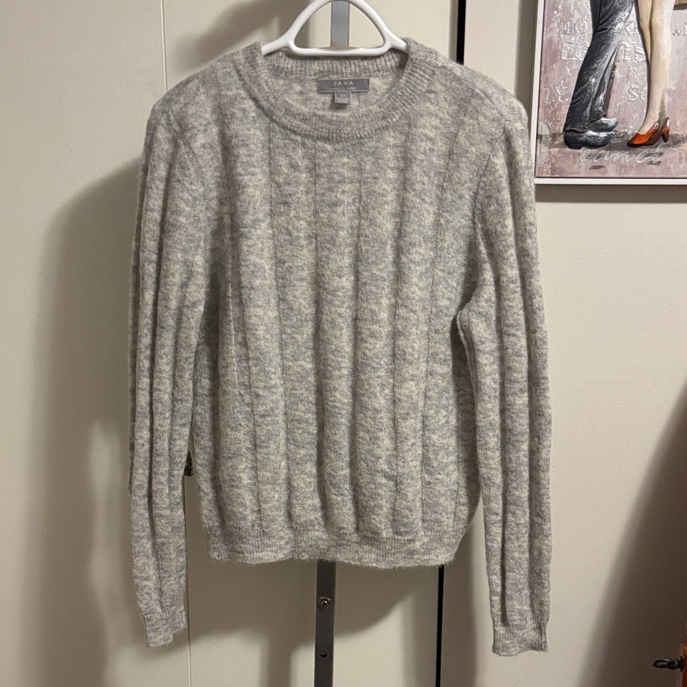 Elegant Gray Women's Crewneck Sweater